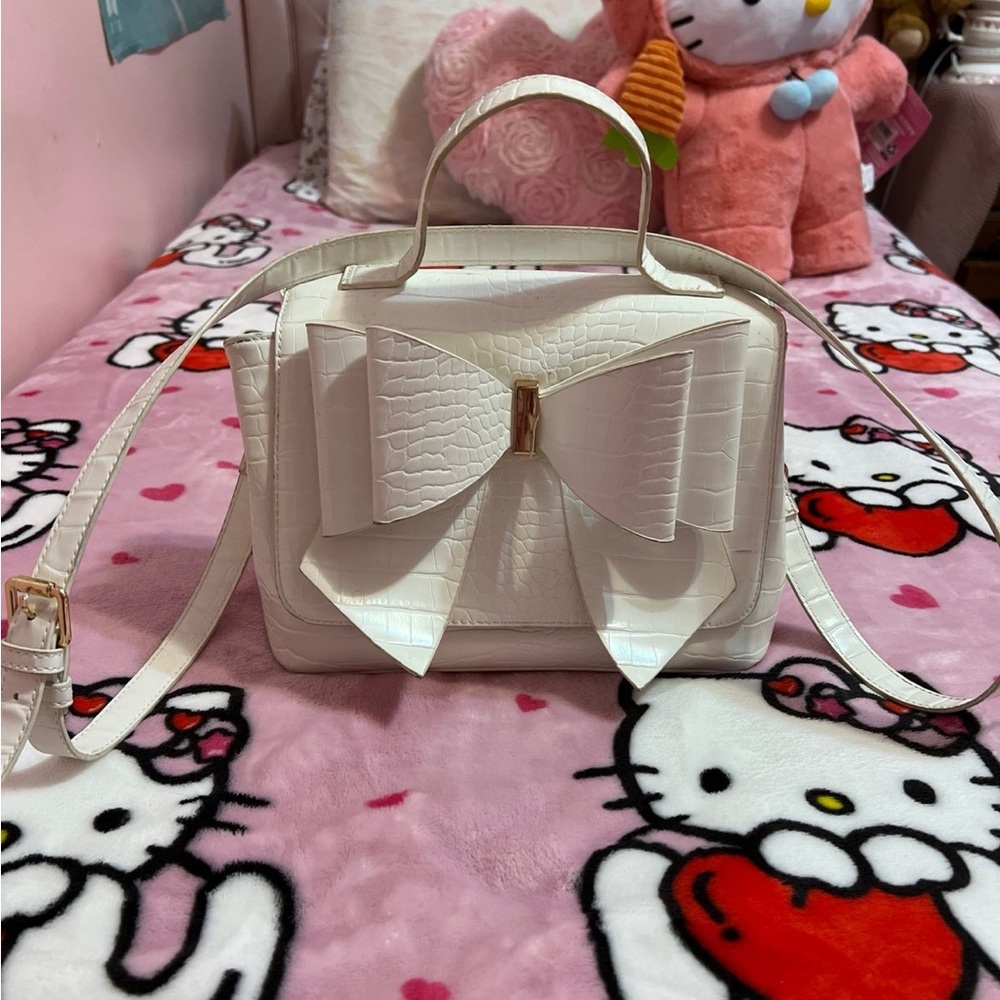 Like Dreams: White Ivory Bow Coquette Purse
Crossbody Bag w Removable Strap